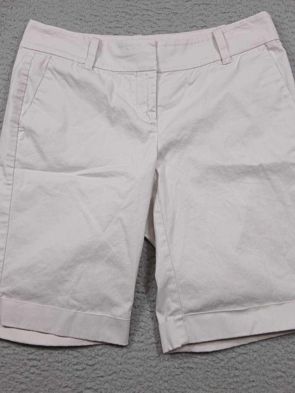 Ann Taylor Women's Size 4 Boardwalk Shorts White Cotton Spandex Bermuda Mid Rise